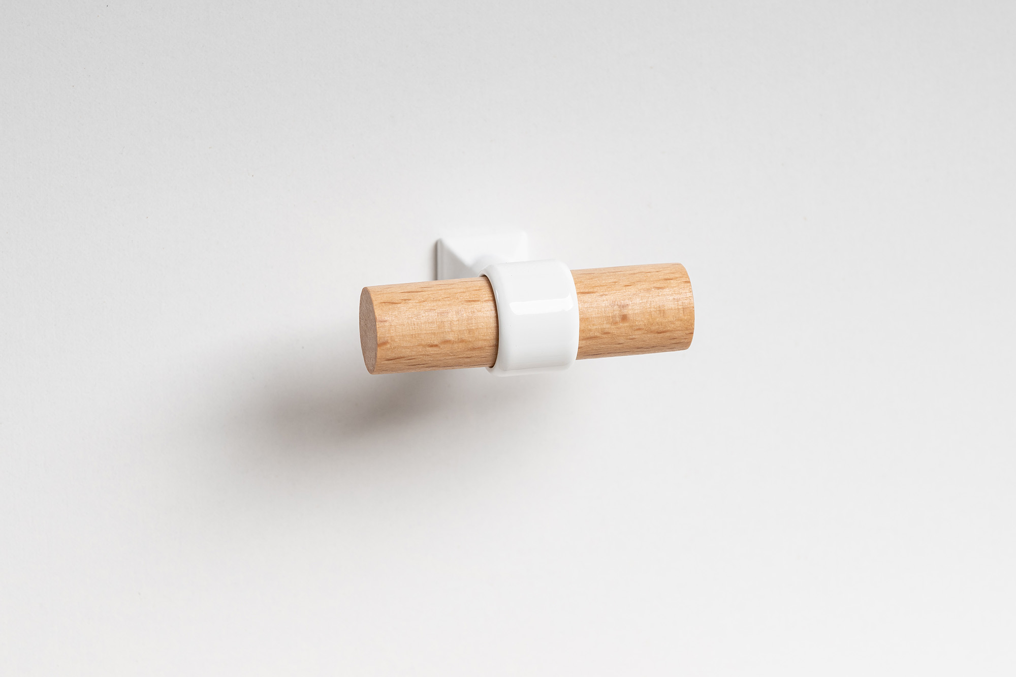 ידית מוט עץ חיבור לבן ידית מוט עץ חיבור לבן